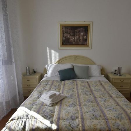 La Casa Di Nonno Appartement Iglesias Buitenkant foto